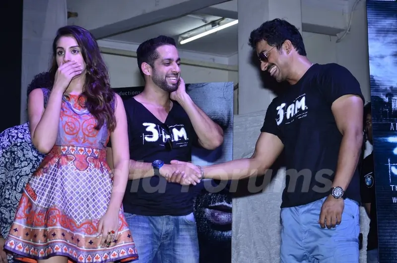 Rannvijay and Salil shake hands at the Trailer Launch of 3 AM