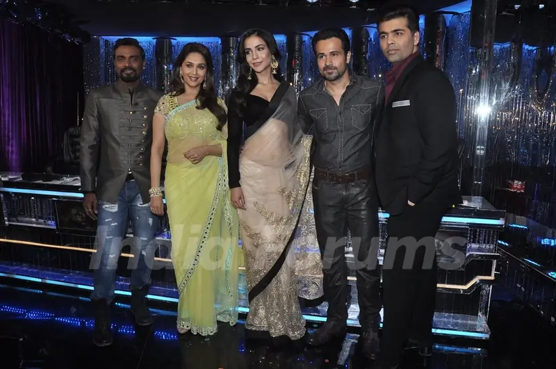 Emraan Hashmi and Humaima pose with Remo, Madhuri and Karan at Jhalak Dikhla Jaa