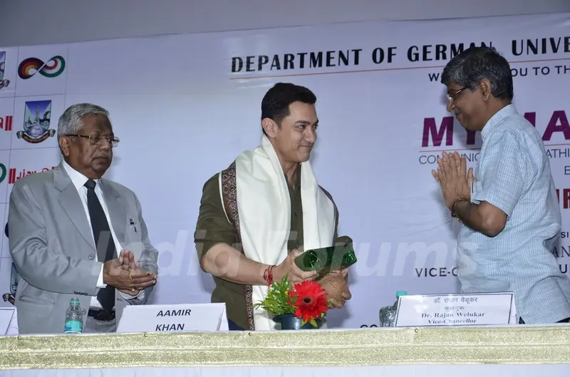 Aamir Khan felicitated at the Communicative Marathi Book Launch