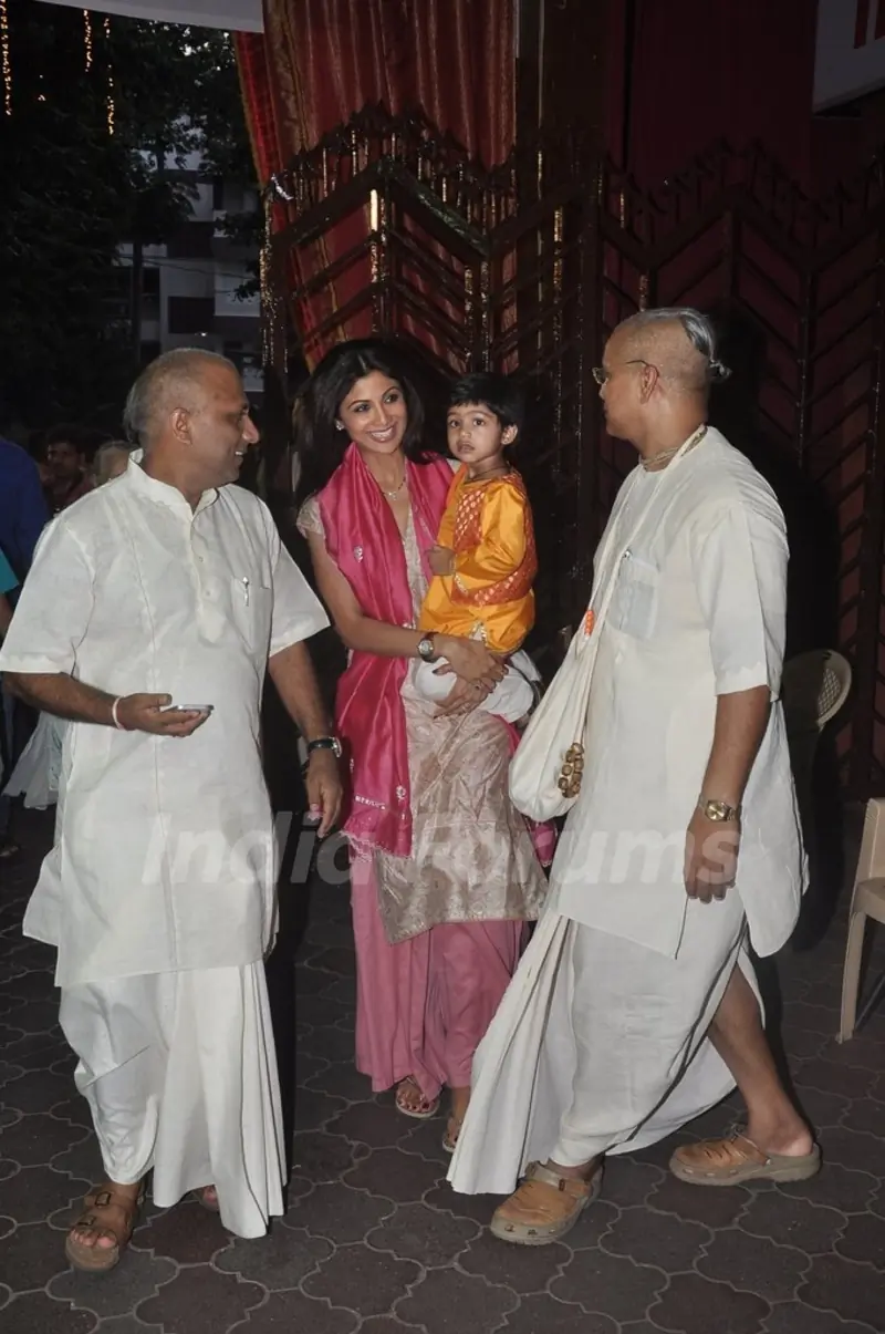 Shilpa Shetty with her son at the Isckon Temple on Janmashtami