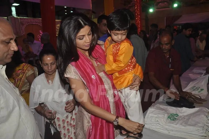 Shilpa Shetty with her son at the Isckon Temple on Janmashtami
