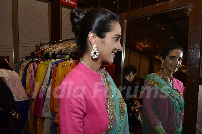 Tara Sharma was snapped posing in front of the mirror at The Dressing Room