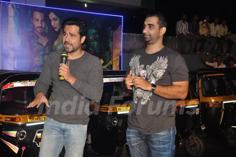 Emraan Hashmi interacts with the Rickshaw Drivers at the Special Screening of Raja Natwarlal