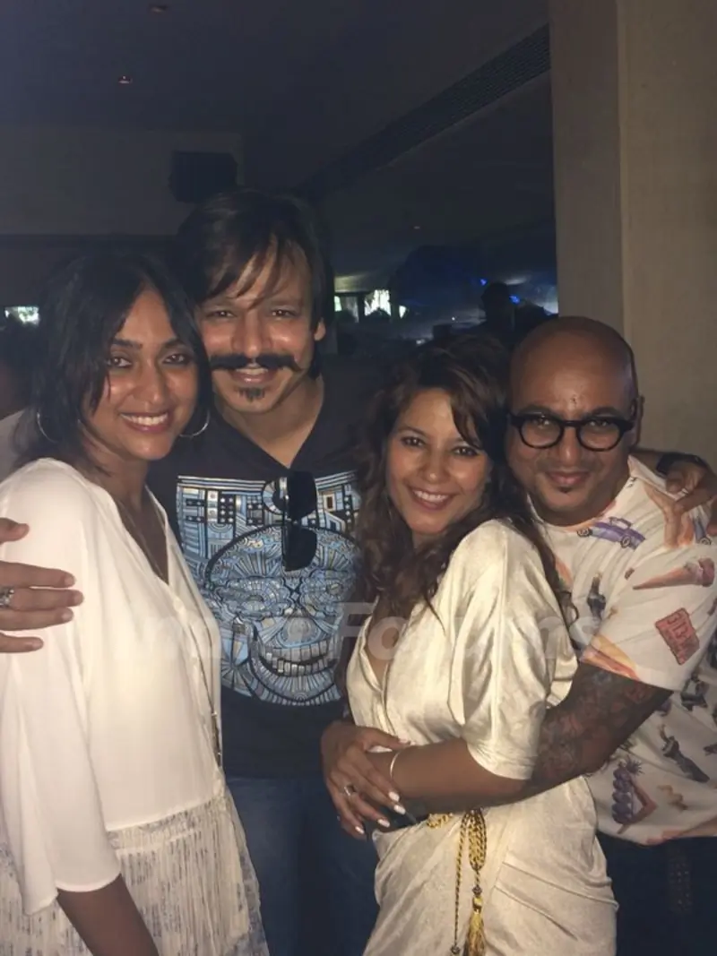 Vivek Oberoi poses with wife, Aalim Hakim and Shano