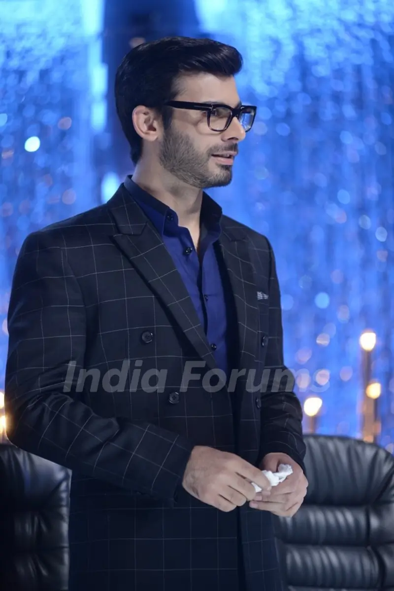 Fawad Khan snapped at the Promotions of Khoobsurat on Jhalak Dikhla Jaa Season 7