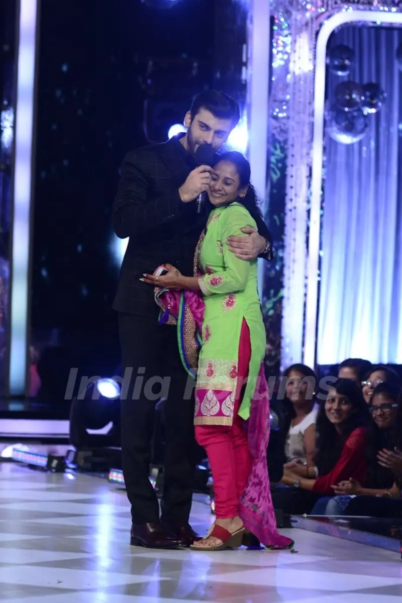 Fawad Khan hugs fan at the Promotions of Khoobsurat on Jhalak Dikhhlaa Jaa Season 7