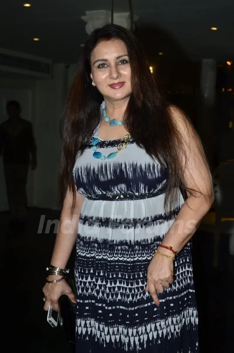 Poonam Dhillon poses for the media at the Sun Down Party of Sony Pal's Simply Baatein