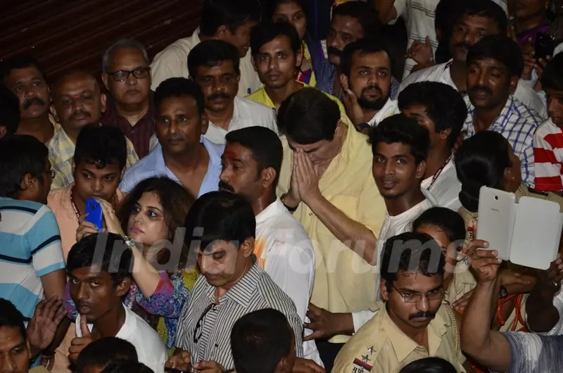 Randhir Kapoor Visits Lalbaughcha Raja