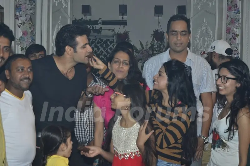 The cast celebrates as Ek Boond Ishq Completes One Year