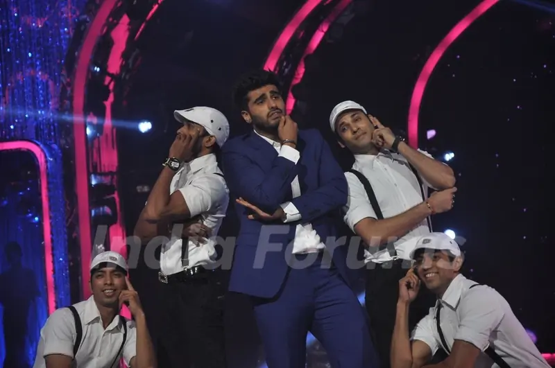 Arjun Kapoor performs on Jhalak Dikhla Jaa Season 7