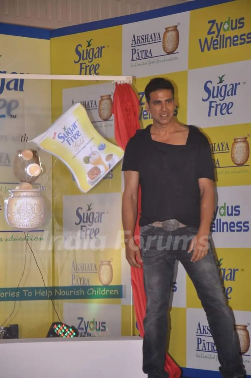 Akshay Kumar poses for the media at Donate Your Calories Sugarfree Campaign