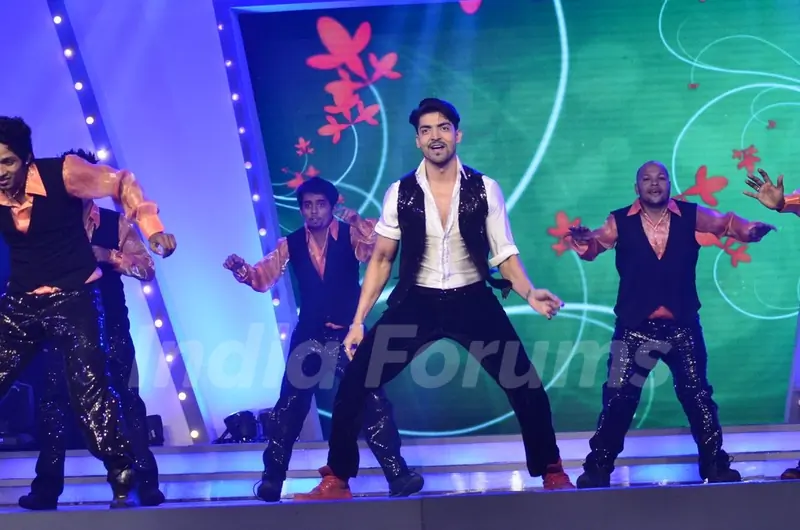 Gurmeet Choudhary performs at Medscapeindia Awards 2014