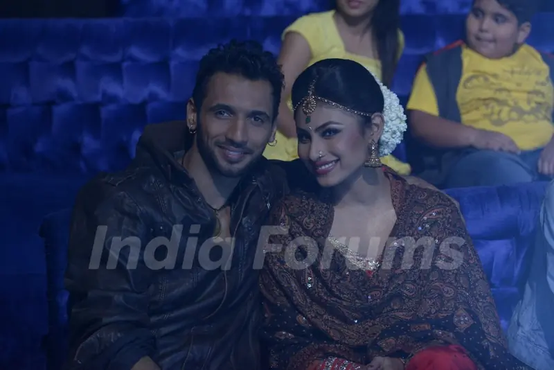Mouni Roy with Punit Pathak at Jhalak Dikhhlaa Jaa Grand Finale