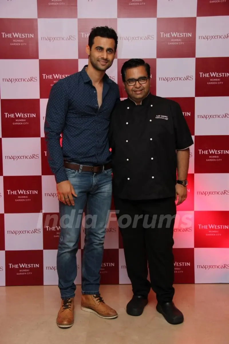 Freddy Daruwala was at Riddhi Siddhi's Collection Launch