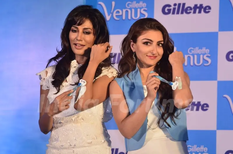 Chitrangda and Soha try out the Gillete Venus