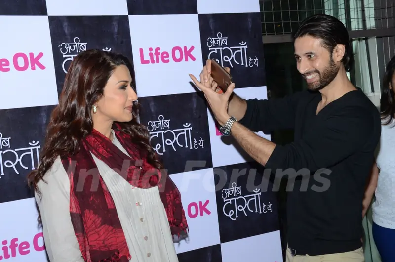 Apurva Agnihotri has all the reasons to smile while clicking a picture for Sonali Bendre