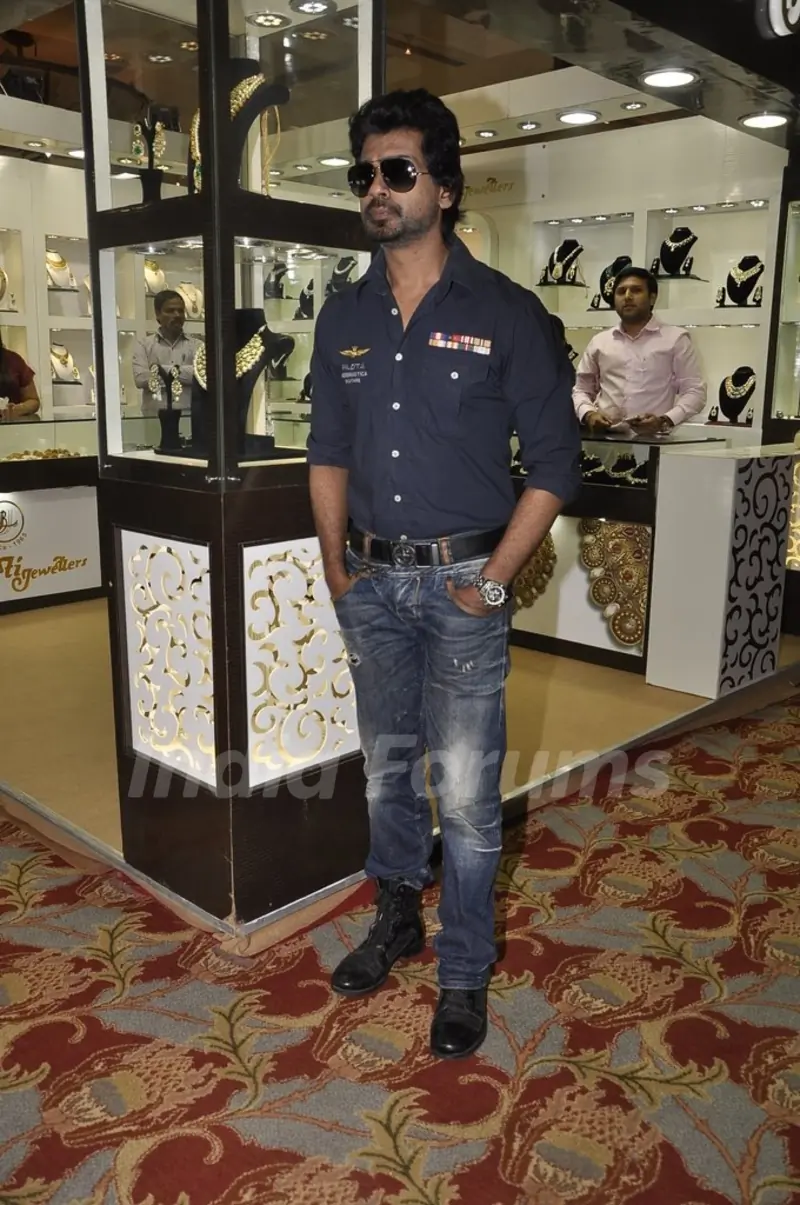 Nikhil Dwivedi at the Launch of Times Glitter