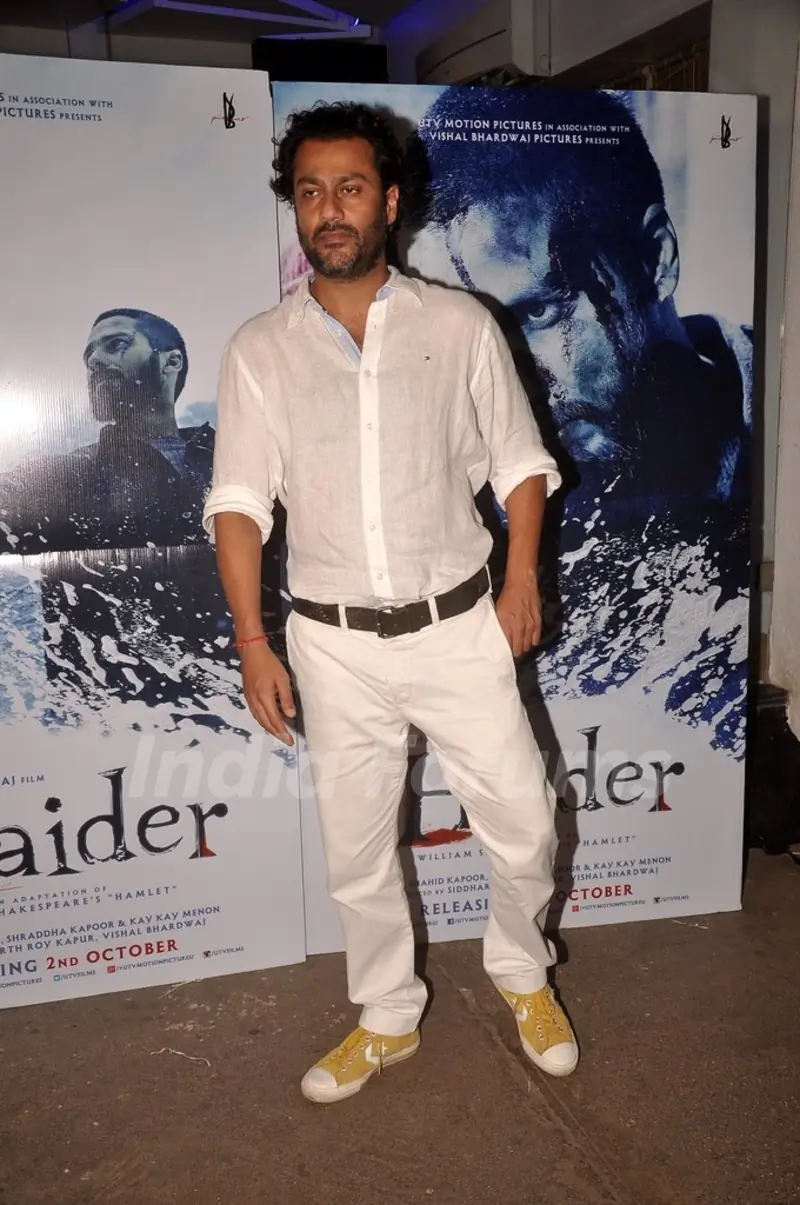 Abhishek Kapoor poses for the media at the Special Screening of Haider