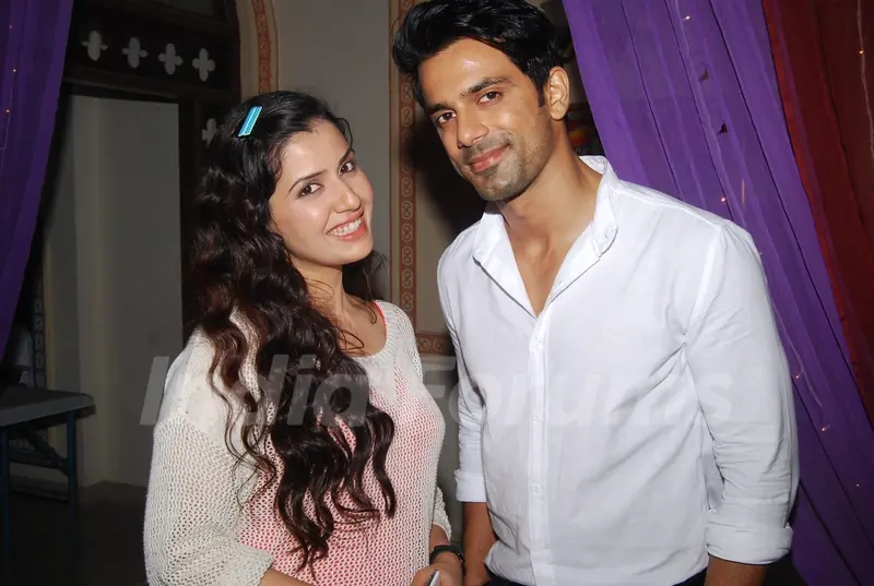 Anuj Sachdeva and Smriti Kalra pose for the media on the set of Itti Si Khushi