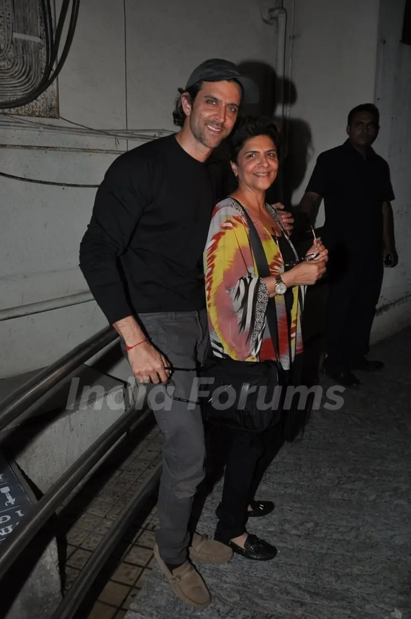 Hrithik Roshan poses with his mom at the Special Screening of Haider