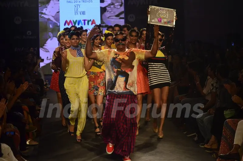 Cyrus Broacha at the Myntra Fashion Week Day 2