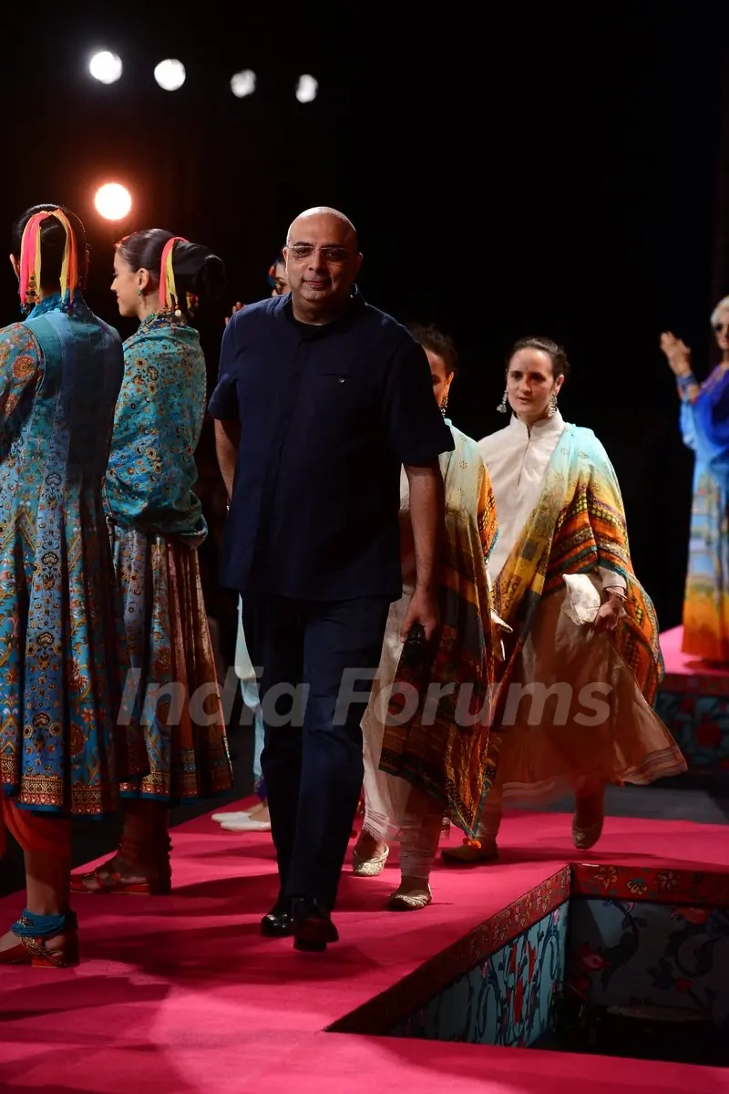 Tarun Tahiliani showcases his collection at Wills Lifestyle India Fashion Week Day 1
