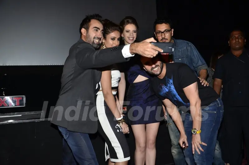 Ranvir Shorey clicks a selfie with his group at the Trailer Launch of Happy Ending