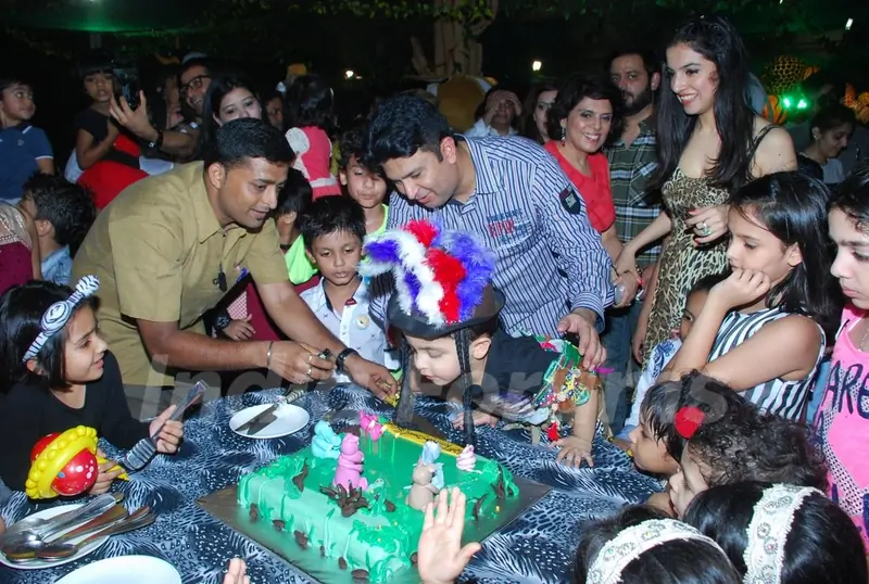 Ruhaan Kumar cuts his Birthday cake
