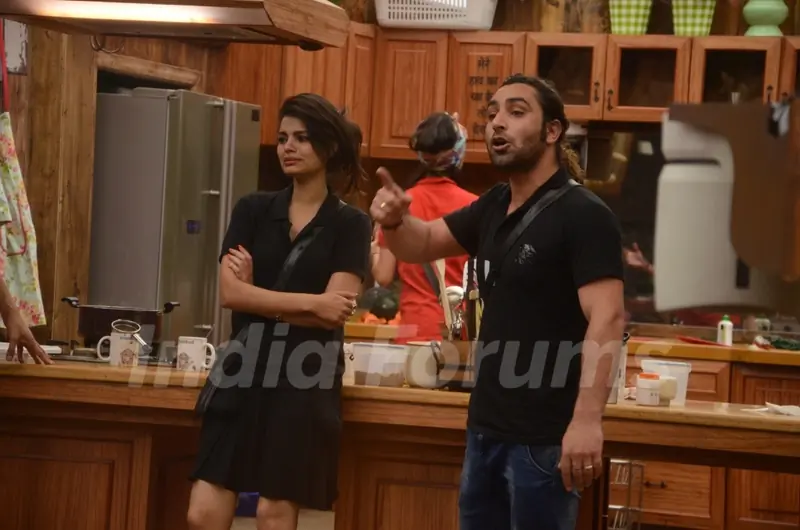 Praneet Bhatt and Sonali Raut in Bigg Boss 8