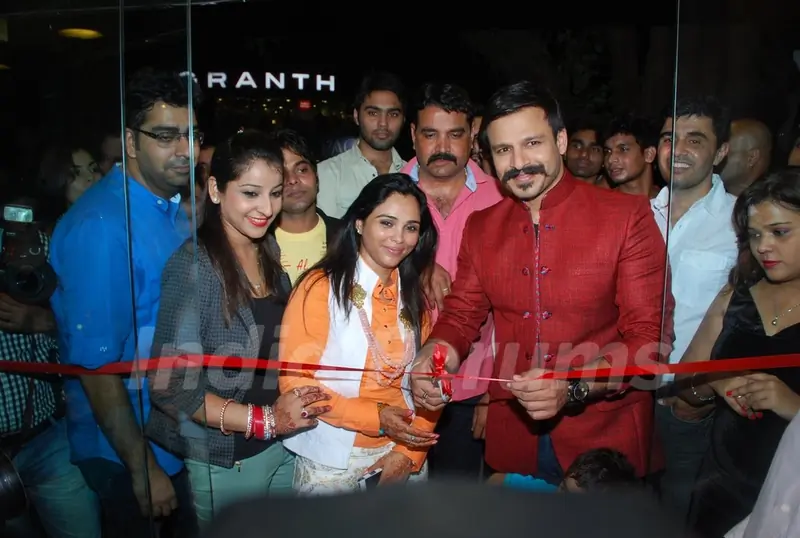 Vivek Oberoi inaugurates Kirti Rathore's Store
