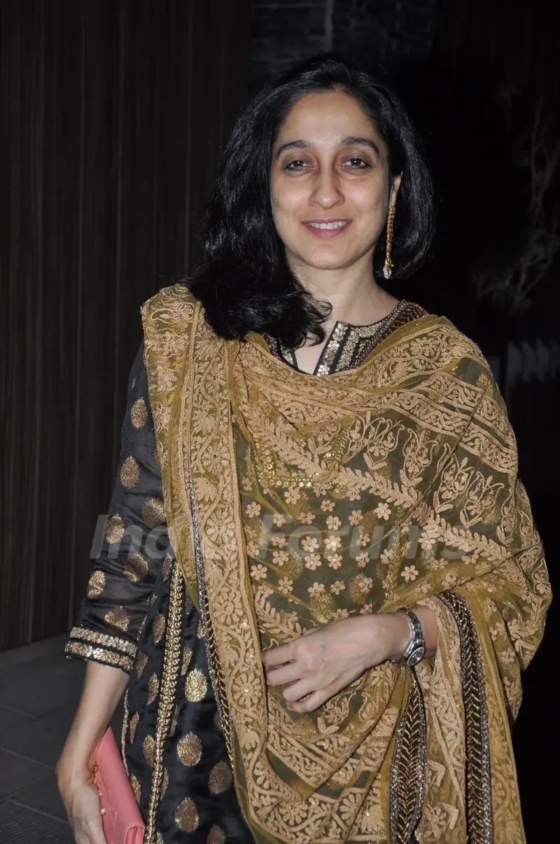 Reena Dutta poses for the media at Aamir Khan's Diwali Bash