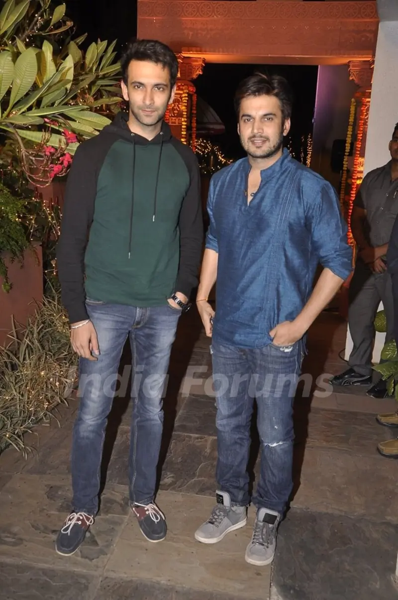 Nandish Sandhu snapped with Ajay Chaudhary at Sachin Joshi's Diwali Bash