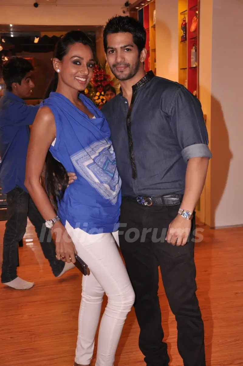 Reshmi Ghosh & Amit Tandon at the Launch of a New Play Around Centre