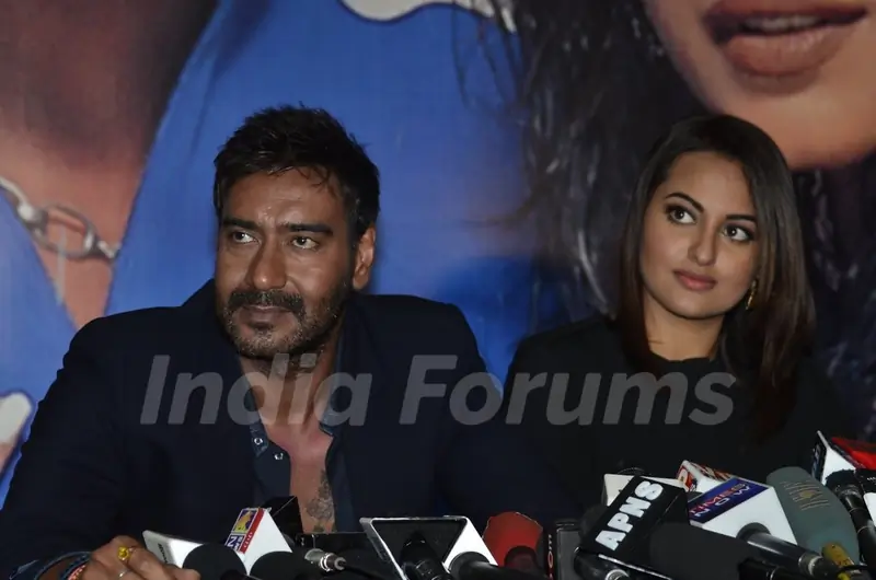 Sonakshi Sinha and Ajay Devgn snapped on the Sets of KBC 8