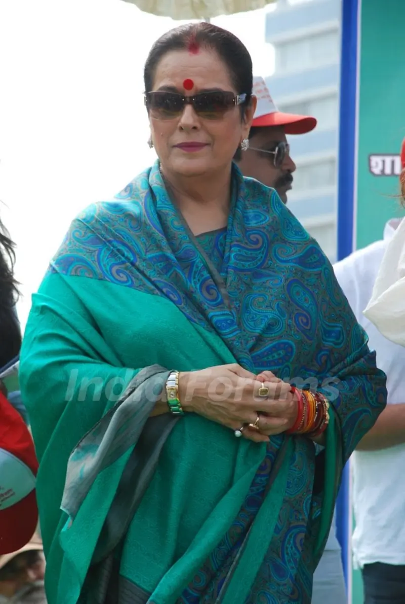 Sunanda Shetty poses for the media at Cleanliness Drive