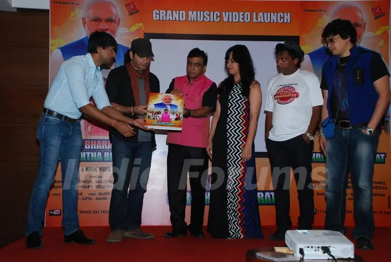 Mohit Chauhan releases song dedicated to Nation and Narendra Modi