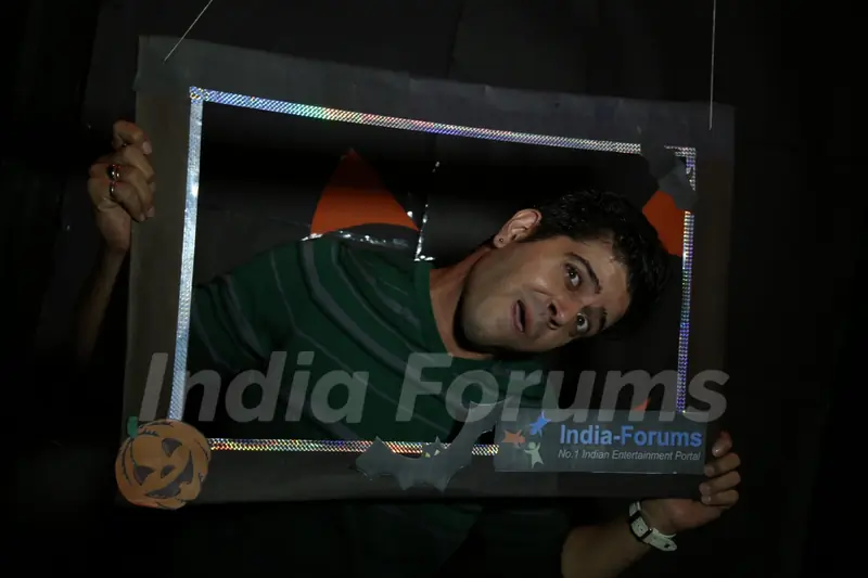 Vije Bhatia poses for the media at India Forums Halloween Bash