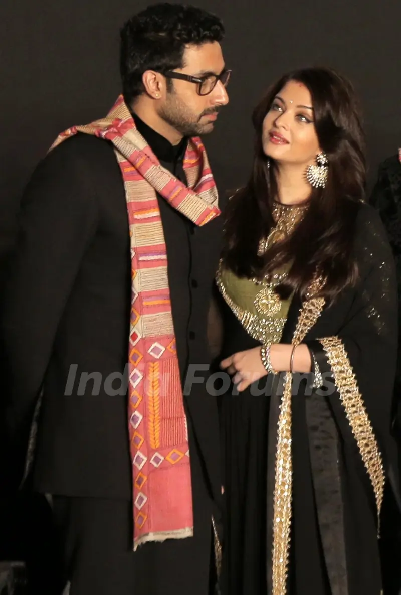 Abhishek Bachchan and Aishwarya Rai snapped while in a conversation at Kolkatta Film Festival