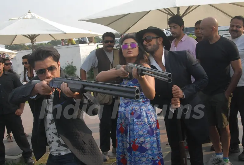 Parineeti Chopra and Ali Zafar try rifel shooting at Jagatpura Shooting Range