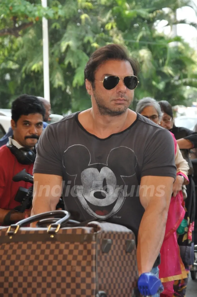 Sohail Khan Leaves for Hyderabad