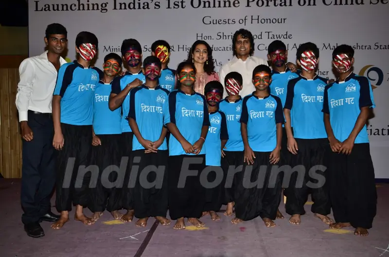 Juhi Chawla poses with children at the Launch of aarambhindia.org