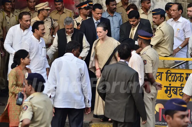 Sonia Gandhi was snapped at Murali Deora's Funeral