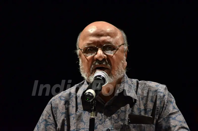 Shyam Benegal addressing the audience at Naseeruddin Shah's Book Launch