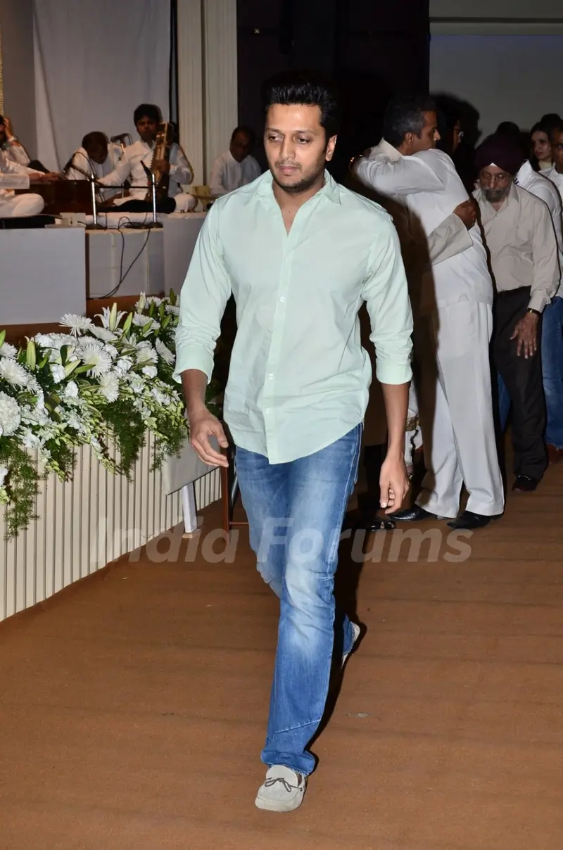 Riteish Deshmukh was snapped at Murli Deora's Prayer Meet