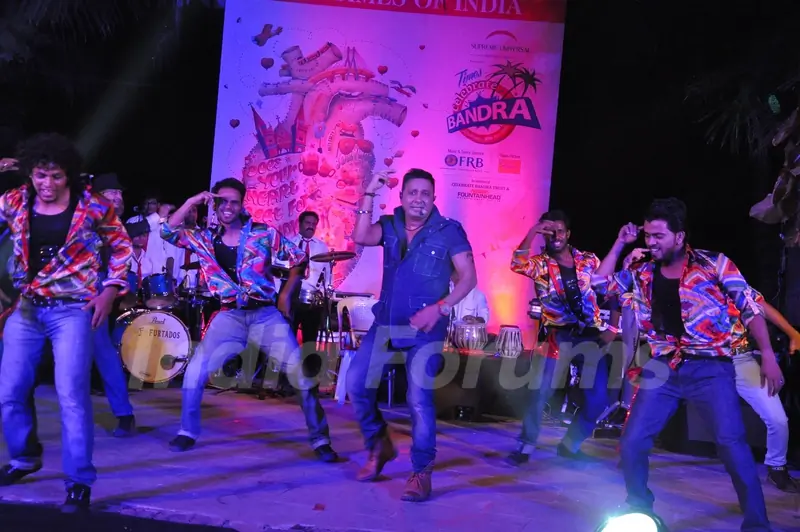 Sukhwinder Singh performs at Bandra Fest