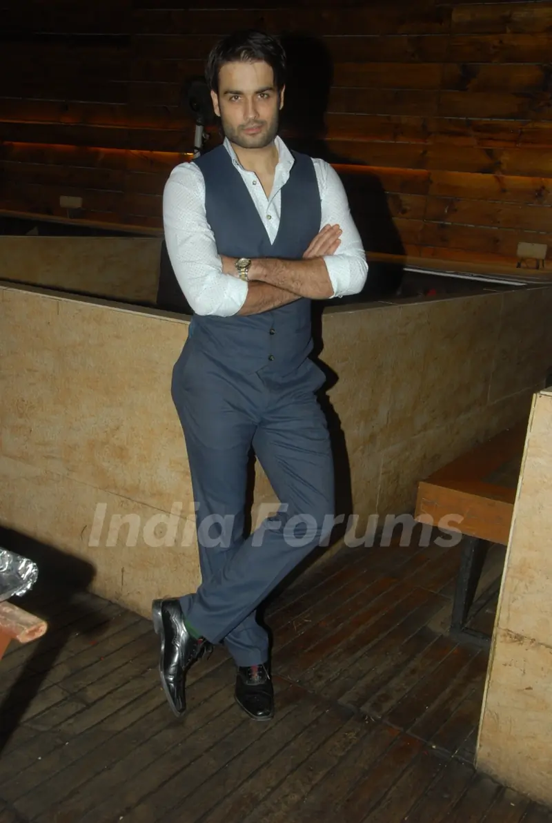 Vivian Dsena poses for the media at Vahbbiz Dorabjee Dsena's Birthday Bash