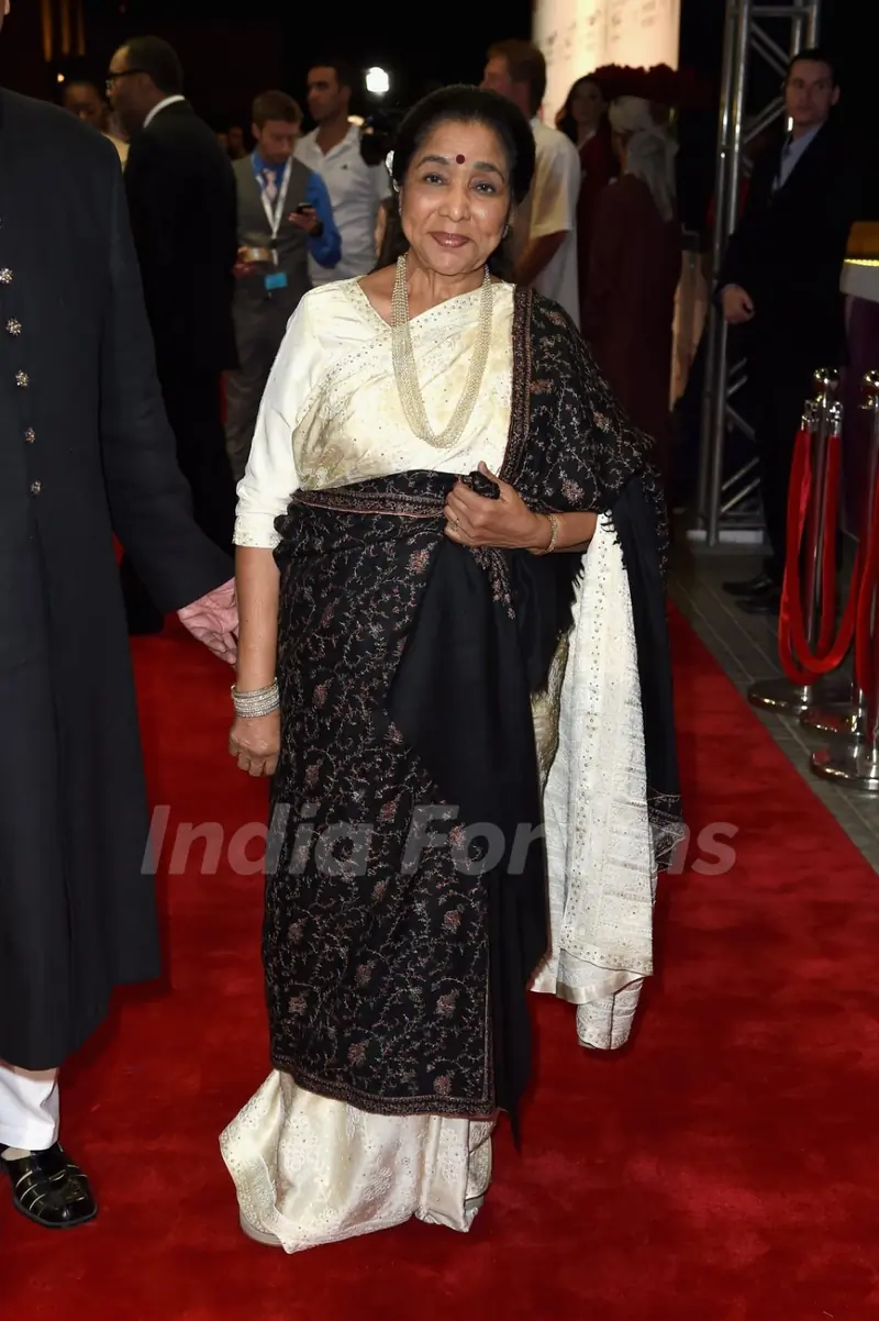 Asha Bhosle poses for the media at Abu Dhabi Film Festival