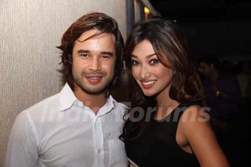 Nalini Negi poses with a friend at India-Forums 11th Anniversary Bash