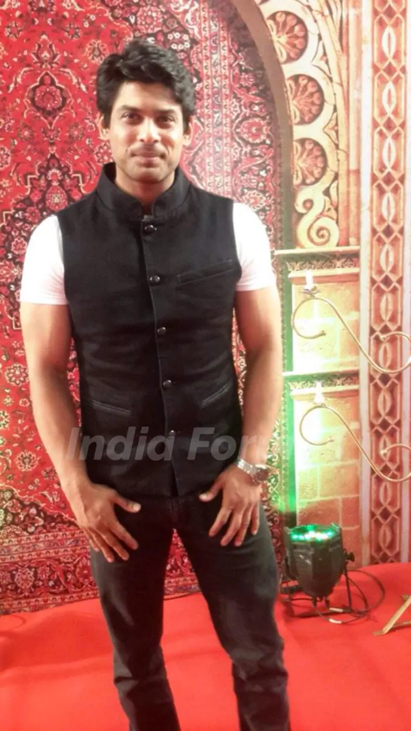 Siddharth Shukla In StarDust Awards 2014