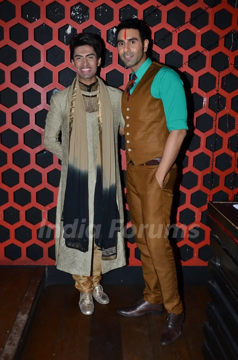 Sandip Soparkar poses with Sushant Divgikar at his Christmas Bash